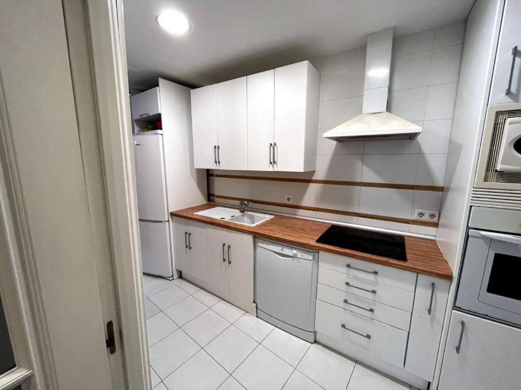 Apartamento Junto Al Puerto Deportivo De 埃斯特波纳 外观 照片